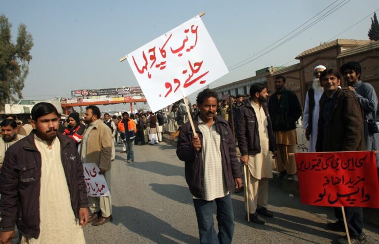 Gas Shortage Triggers Protests in Karachi as Residents Face Severe Winter Crisis