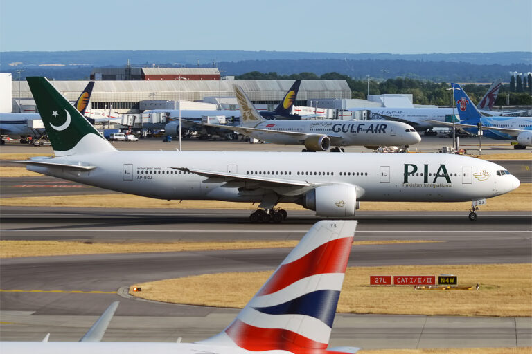 Pakistan International Airlines Plans to Restore Flights to London Heathrow in 2026